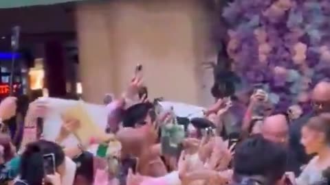 Trump investigating Epstein ties...? Top rated country song is AI! Ariana Grande ambushed by fan