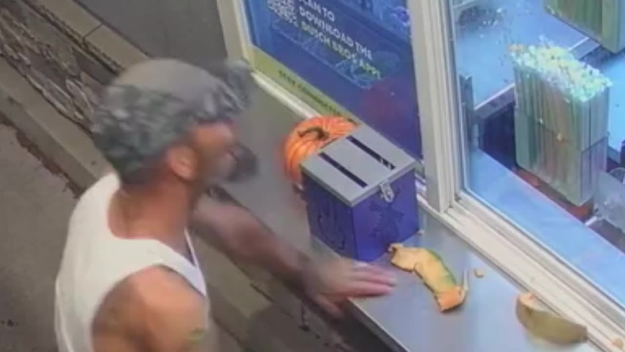 Repeat Criminal Breaks Window with Knife, Gets Jailed, Is Released and Arrested Again 4 Hours Later