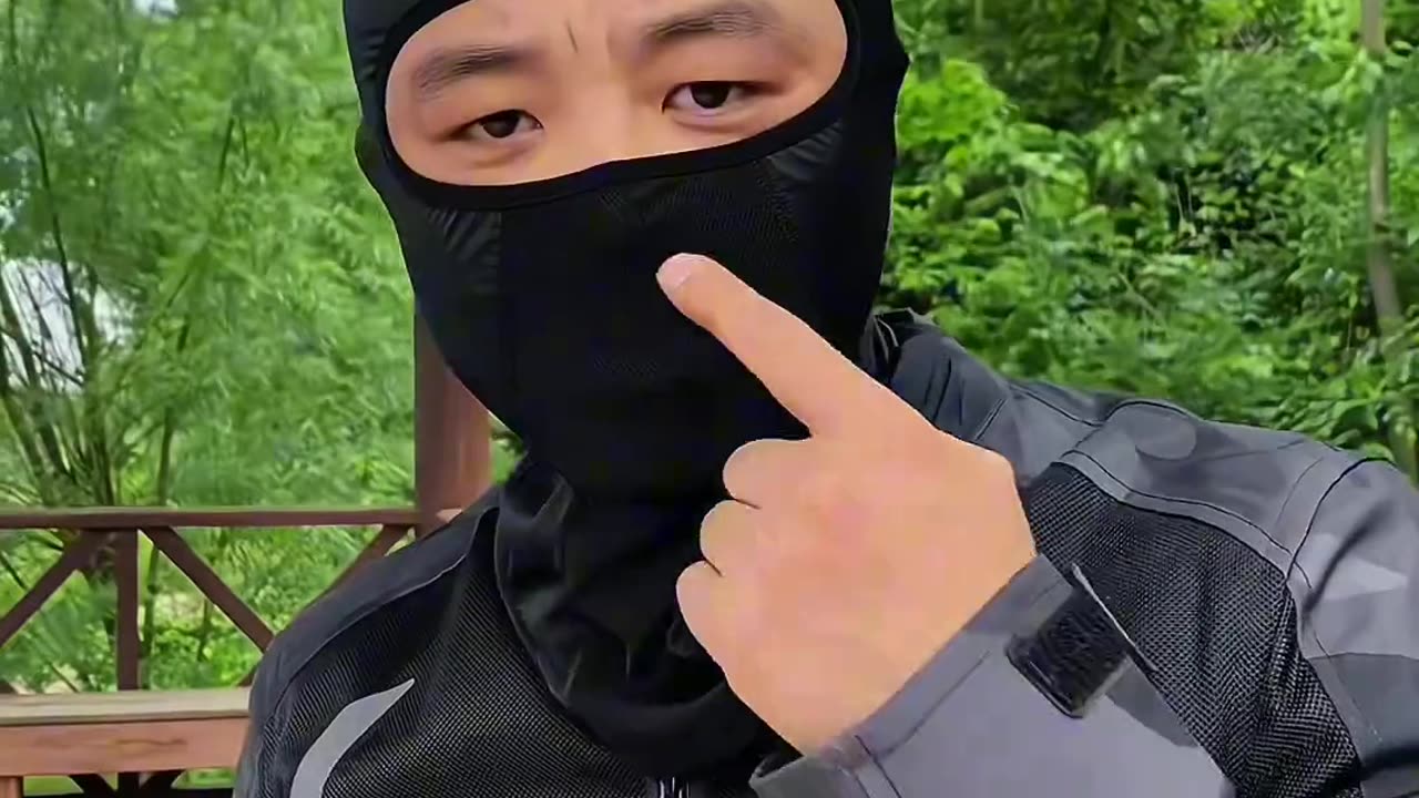 (长坂大圣)夏季带头套的好处，出汗吸汗，防止头盔内衬弄脏，带头盔更丝滑又不位移 #骑行必备 #头套 #机车装备