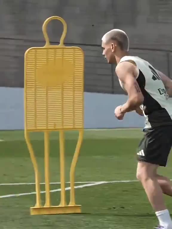 franco mastantuono🥰🤍 #mastantuono #madrid #halamadrid🤍👑 #realmadridfans 🤍🤍🤍🤍🤍🤍