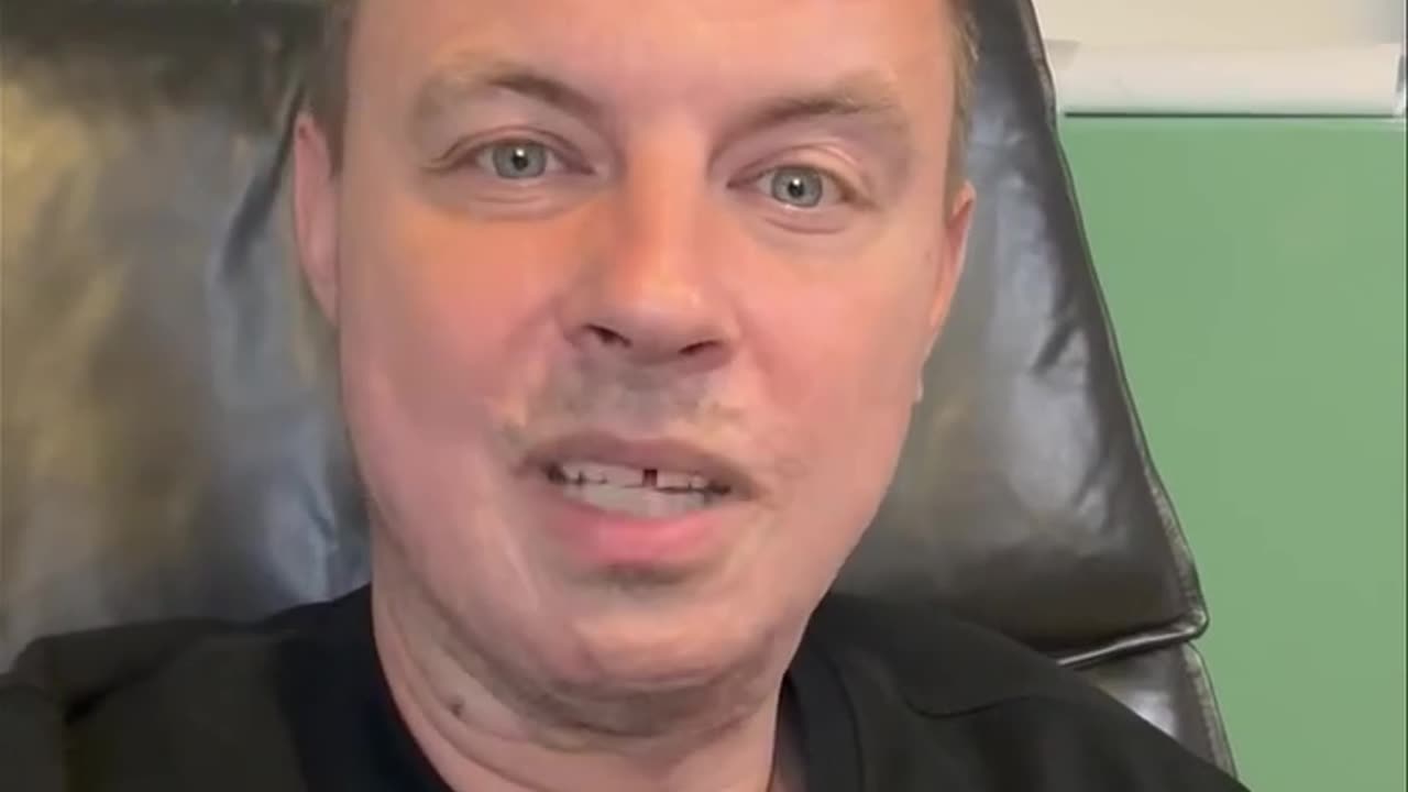 Jindřich Rajchl Proč odstranění ukrajinské vlajky z národního muzea ?