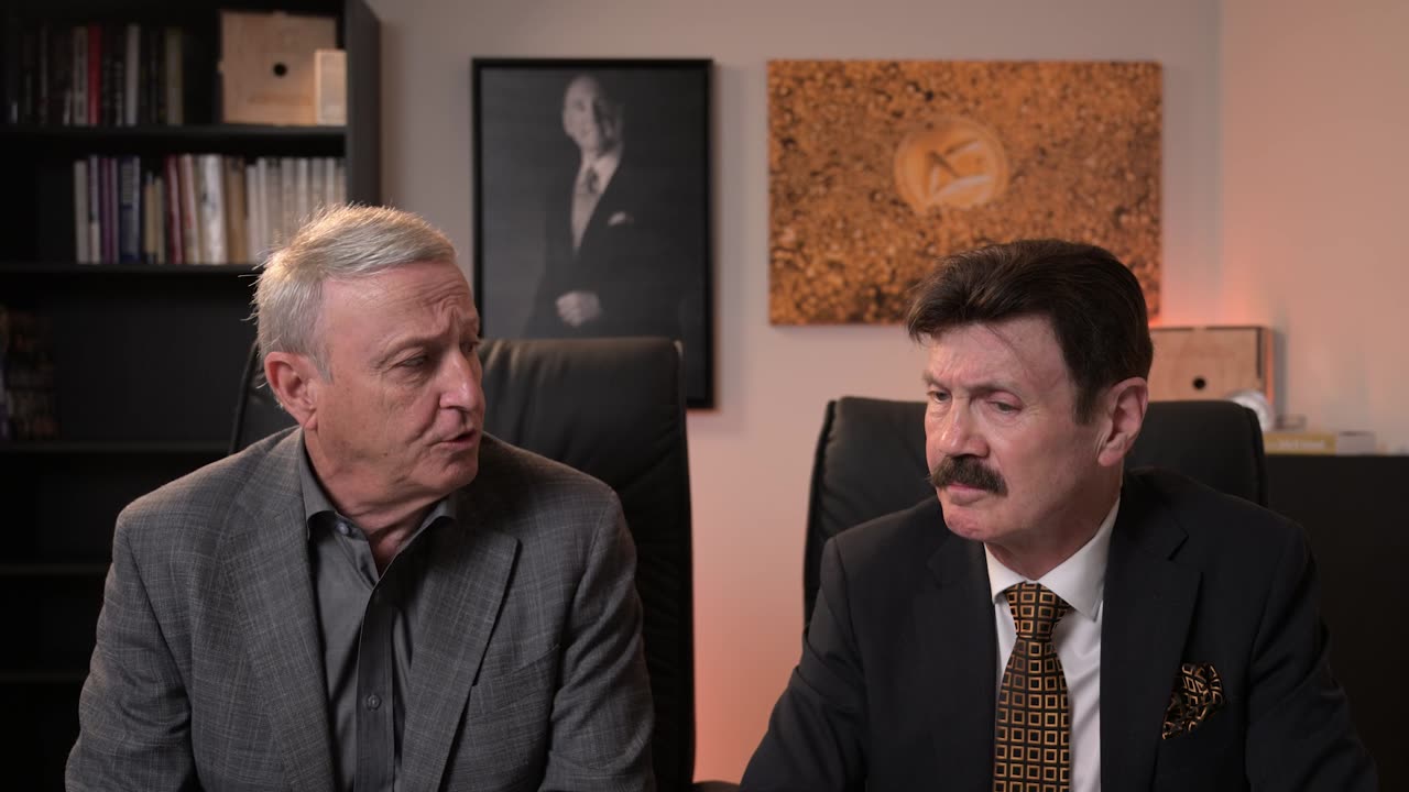 Cash vs. Physical Gold: Where Should Your Money Be in 2025?
