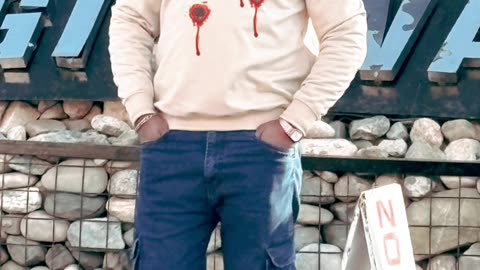 Acha khasha dost bhi dushman