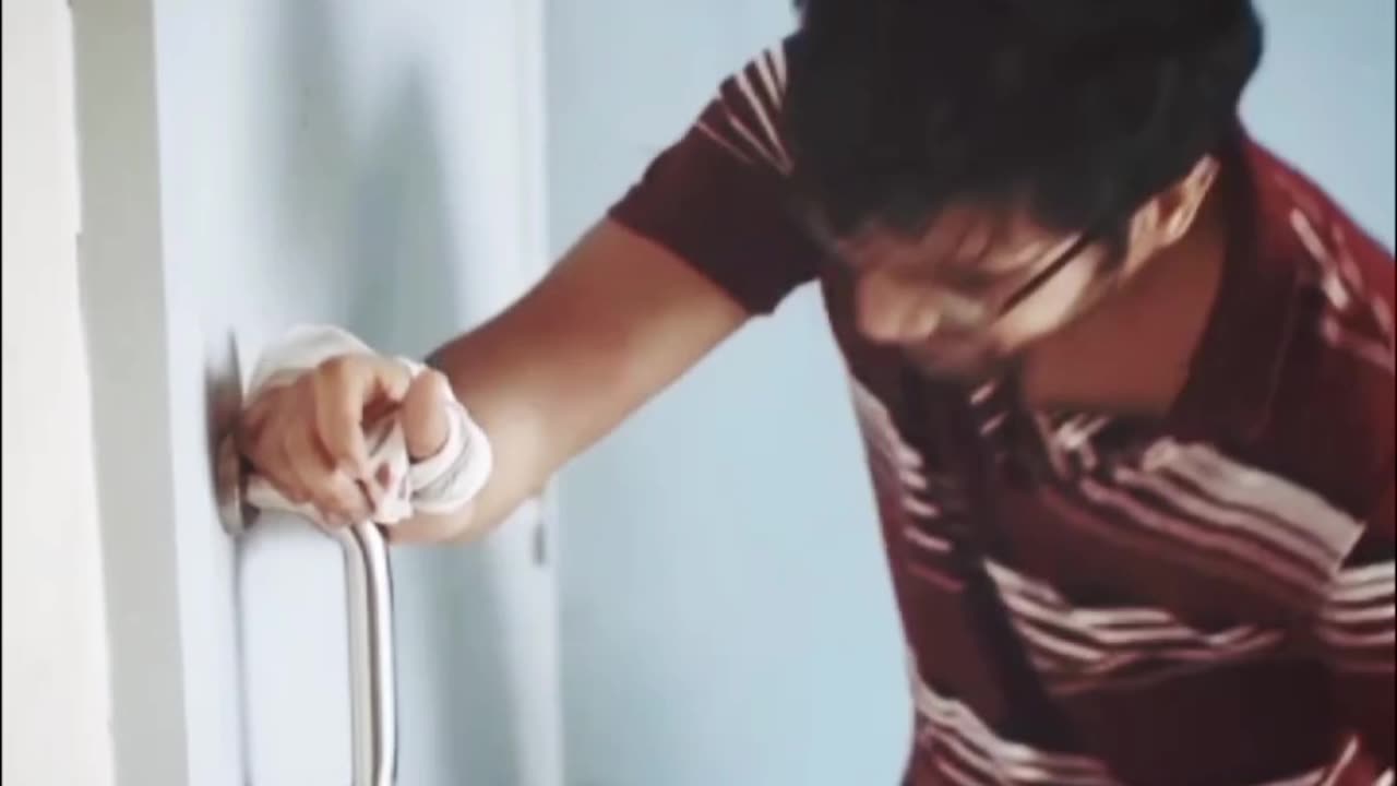 Man Stuck in the 40th Floor Explained in हिन्दी | #GrowYourChannel #YouTubeTips #movie #shorts#viral