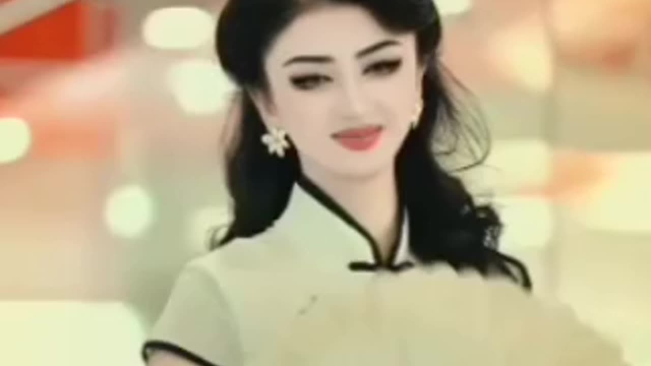 Tere Chehra per kya Chamakta hai mere Khushbu ka Duniya