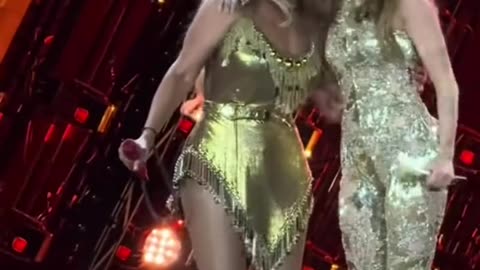 no wonder Beyonce didn't dare make eye contact with Miley Cyrus during the concert