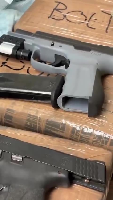 It wasn’t a ICE RAID 🤦‍♂️