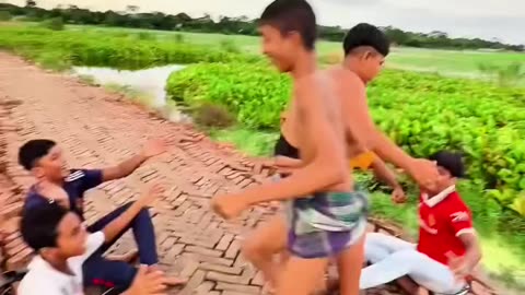 How the little boy dances