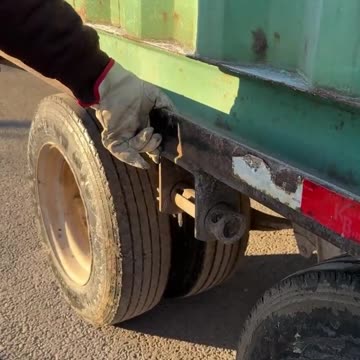 Struggling With Container Doors? Not Anymore! 💪 | USA Containers