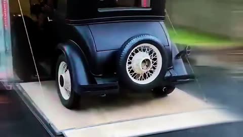 Unleashing Classic Cars in Style! Witness Enclosed Car Shipping Magic!