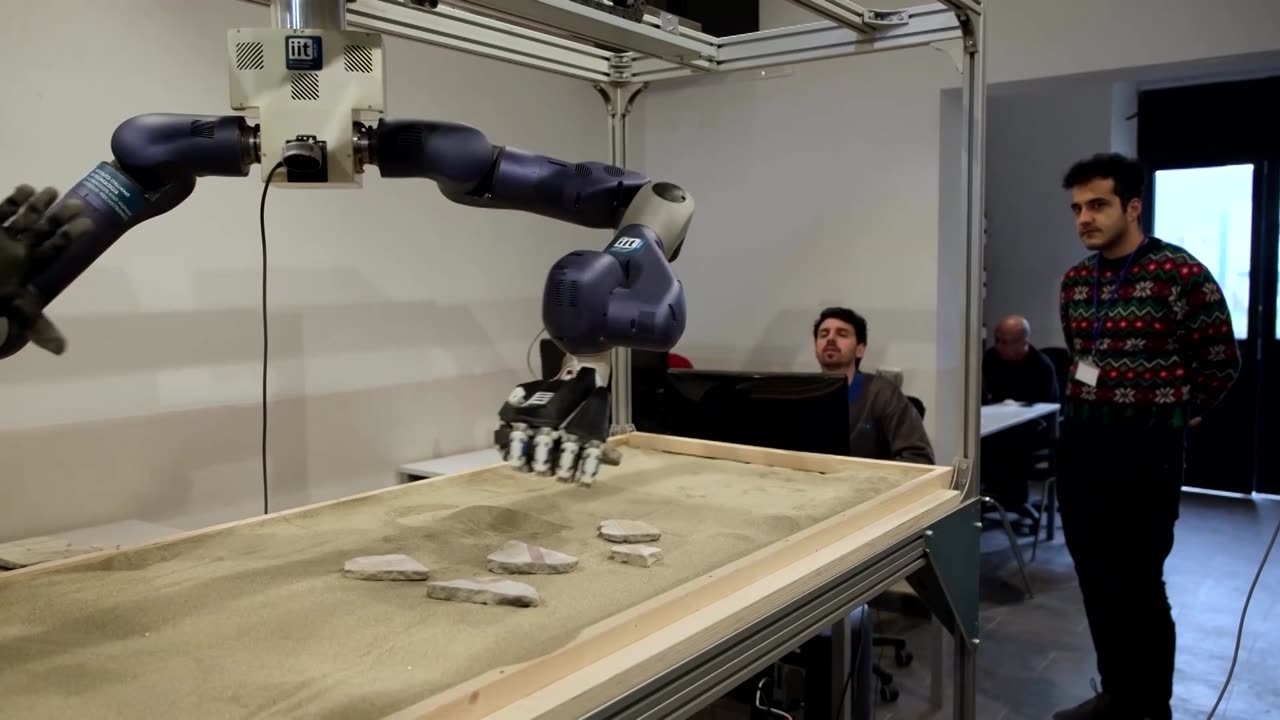 Robots help piece together Pompeii's fragmented ancient frescoes