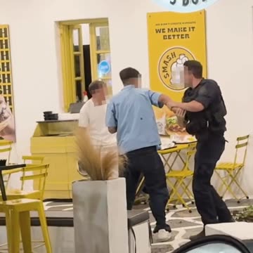 Kaos në Mykonos: Turistë italianë përleshen me policinë, pamjet bëjnë xhiron e rrjetit