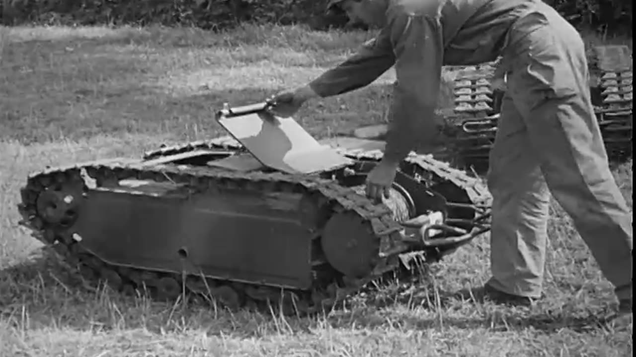 DOODLEBUG TANKS & GERMAN ROBOT TANKS - DOODLEBUG TANKS & GERMAN ROBOT TANKS - 428-npc-5196
