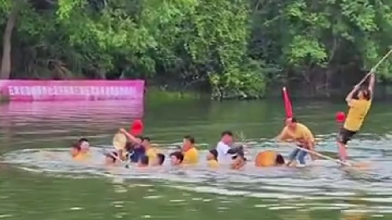 “龙舟很快,沉也沉得快嘛”