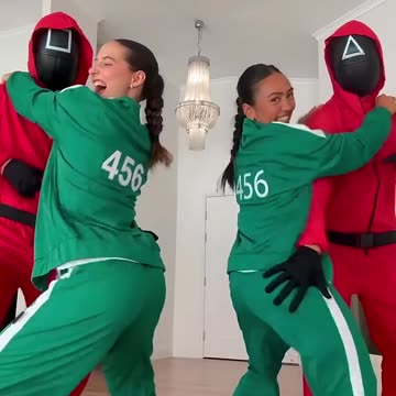 WHO HAS SEEN THE NEW SEASON OF SQUID GAME!? 🦑🎮 - #dance #trend #viral #funny #squidgame #shorts