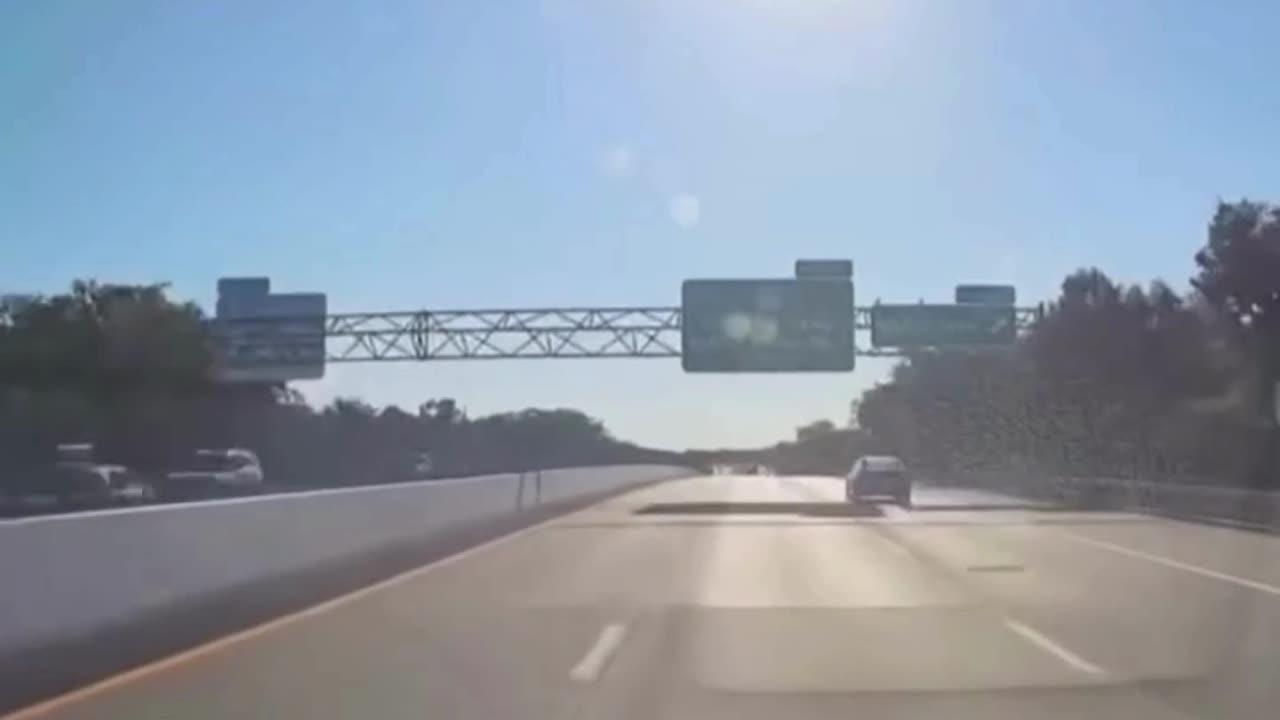 🔥 Flying Car Over Sunrise Highway! 🗺️