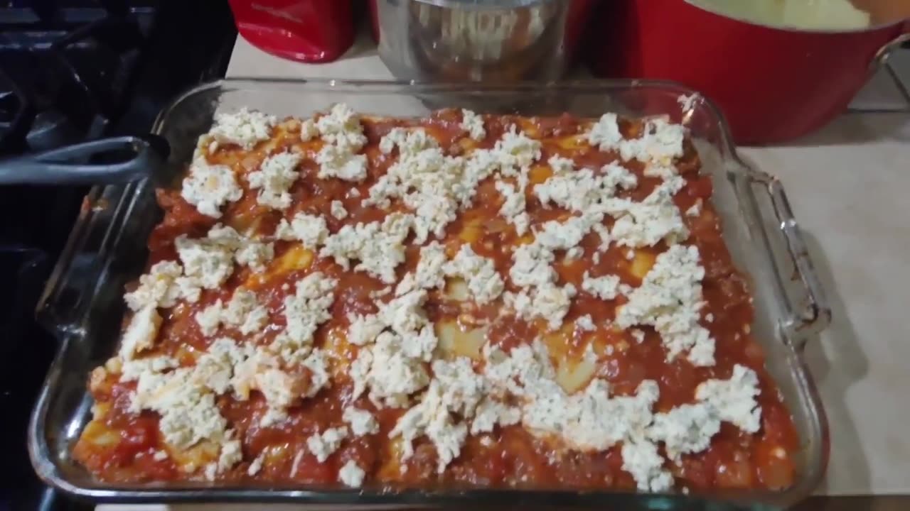 Who Needs Friends? You Have Lasagna-But Just In Case You Want To Feed Them This $10 Recipe Feeds 10