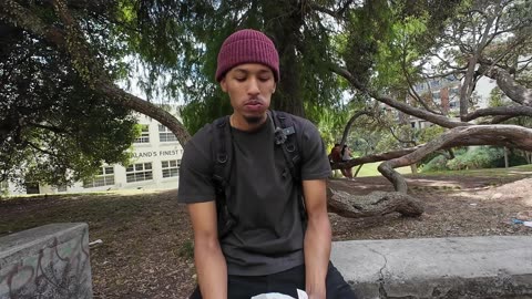 I Tried New Zealand's Raw Fish + Famous Burgers! 🇳🇿