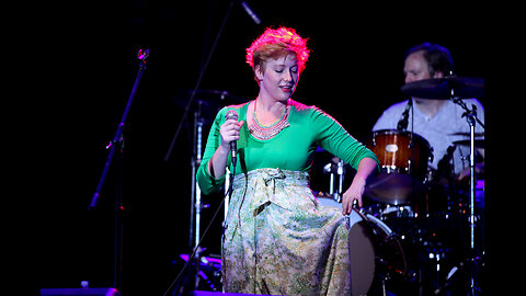 KISS ME ~ SIXPENCE NONE THE RICHER