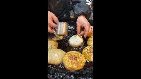 Chicken momos is a popular first food in the Bangladesh