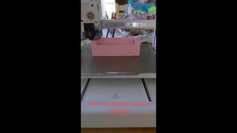 Let's create this cad mod barbie couch in pink! Printing smooth!