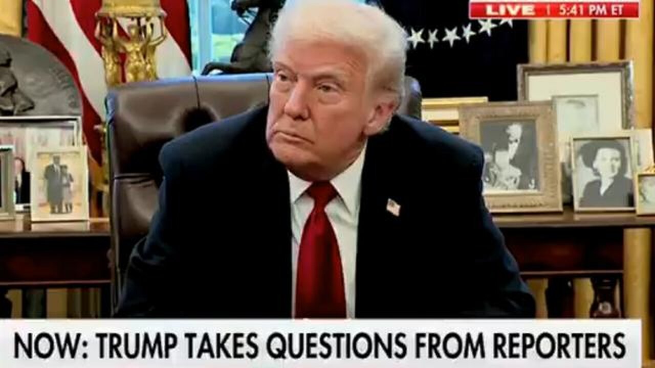 Trump just mocked a reporter who has a mask on.😷😂