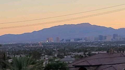 Did you SEE tonight's WINDY Las Vegas sunset? Check THIS out! 08.01.2025 #follow #lasvegas #gaming