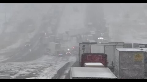 Chaos in Arizona! Brutal snow storm causing many major accidents in Flagstaff