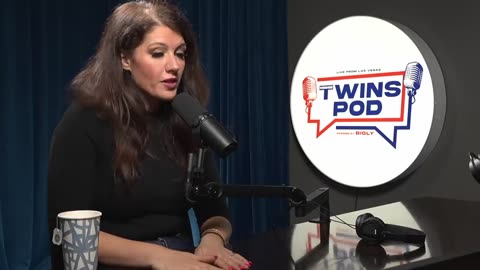 Leonarda Jonie on the Hodgetwins Podcast (2025)