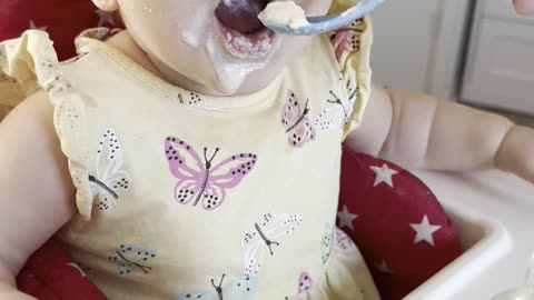 baby kayla eating pear + apple puree for the first time 🍼🍎🍐