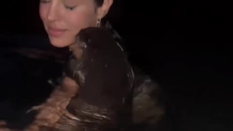 Teaching the little one to swim 😍