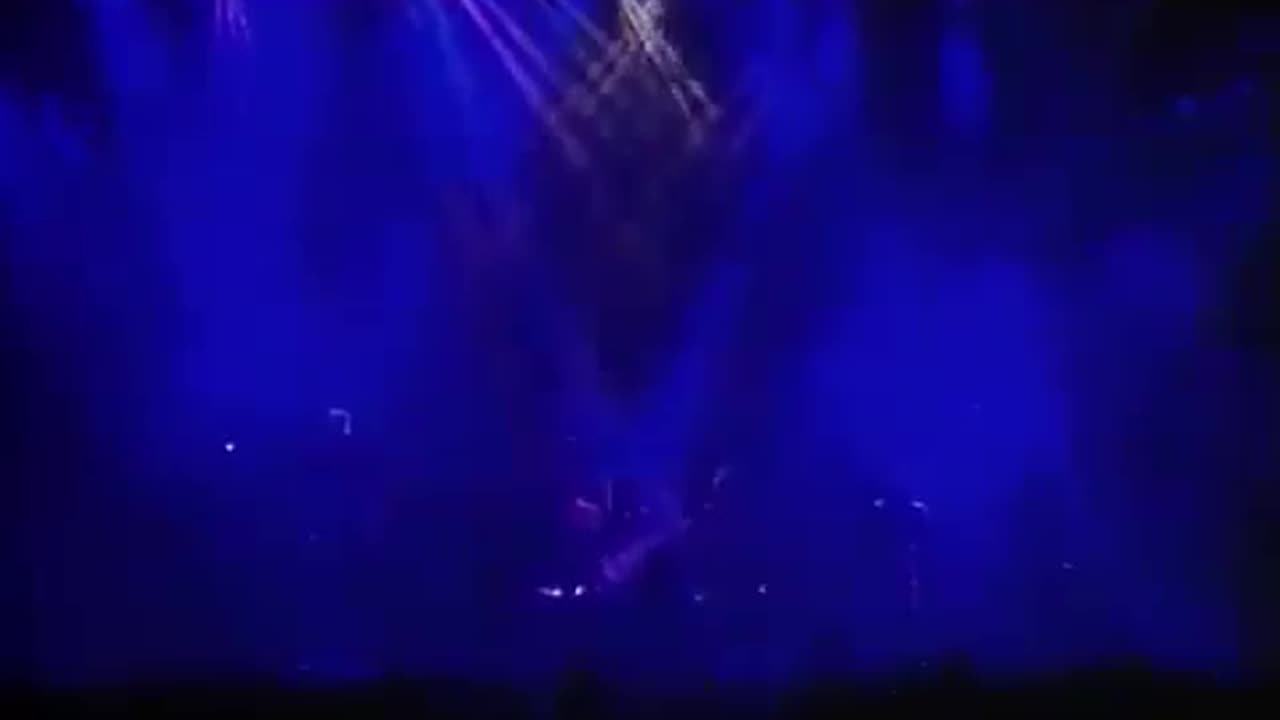 Prince performs "Purple Rain" in Syracuse (1985)