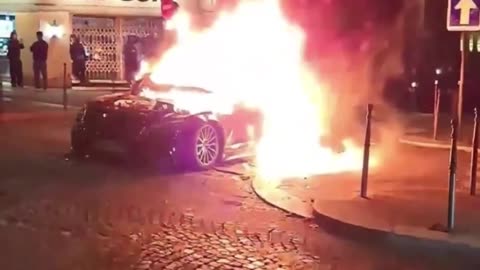 🚨 Europe has fallen.. Horrifying footage from Paris, France 🇫🇷