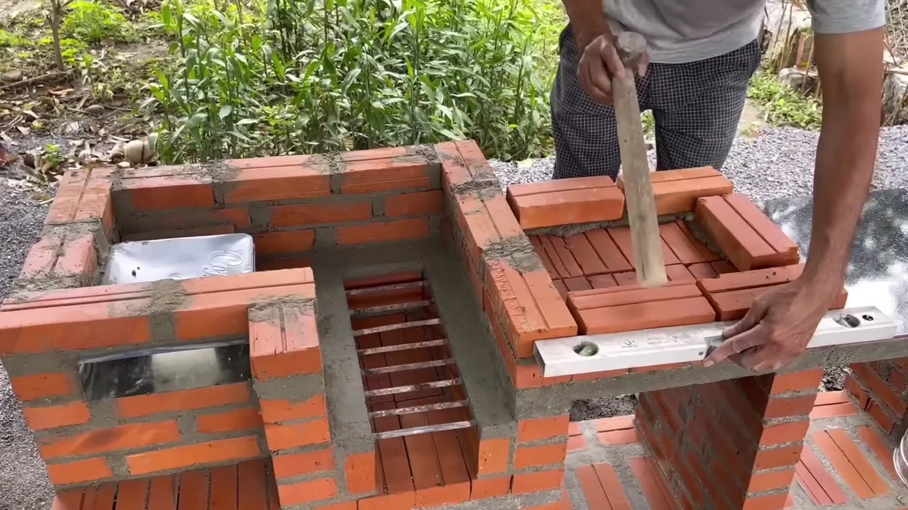 share how to make a multi-functional wood stove for the family..