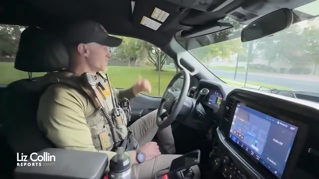 Watch ICE execute an arrest warrant for the former director of the Minnesota Department of Education