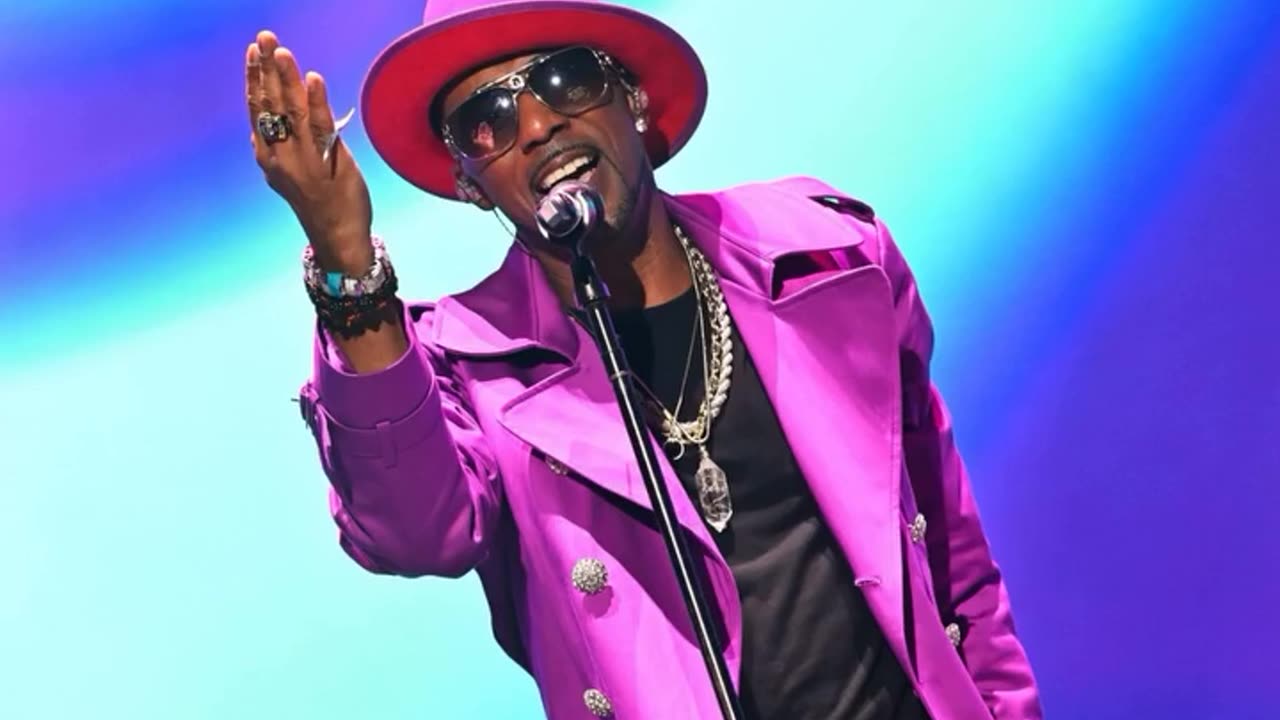 Happy Birthday to RALPH TRESVANT (from New Edition) ...