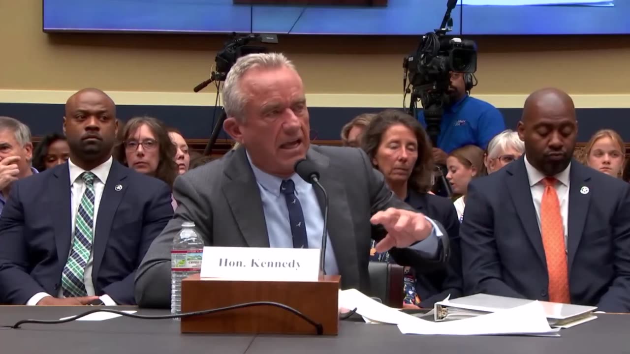 📌Secretary Kennedy pushes 'Wearables'. HARD PASS