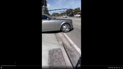 Strangest set of rims I ever saw. Looks like car is not moving - Fast 12 secs
