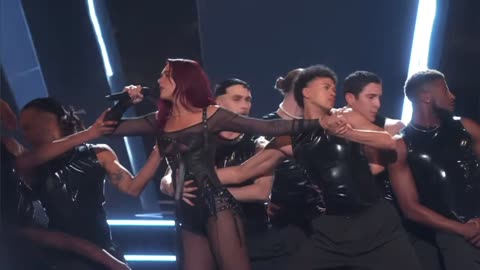 Dua lipa - training season/ Houdini ( Live at the Grammys 2024)