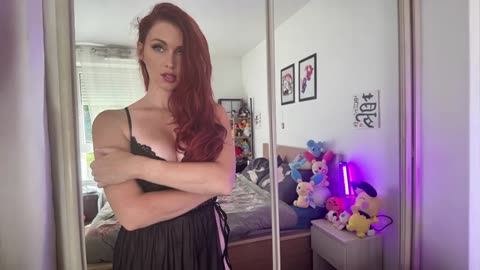 This nightie... too daring to sleep in? 🖤