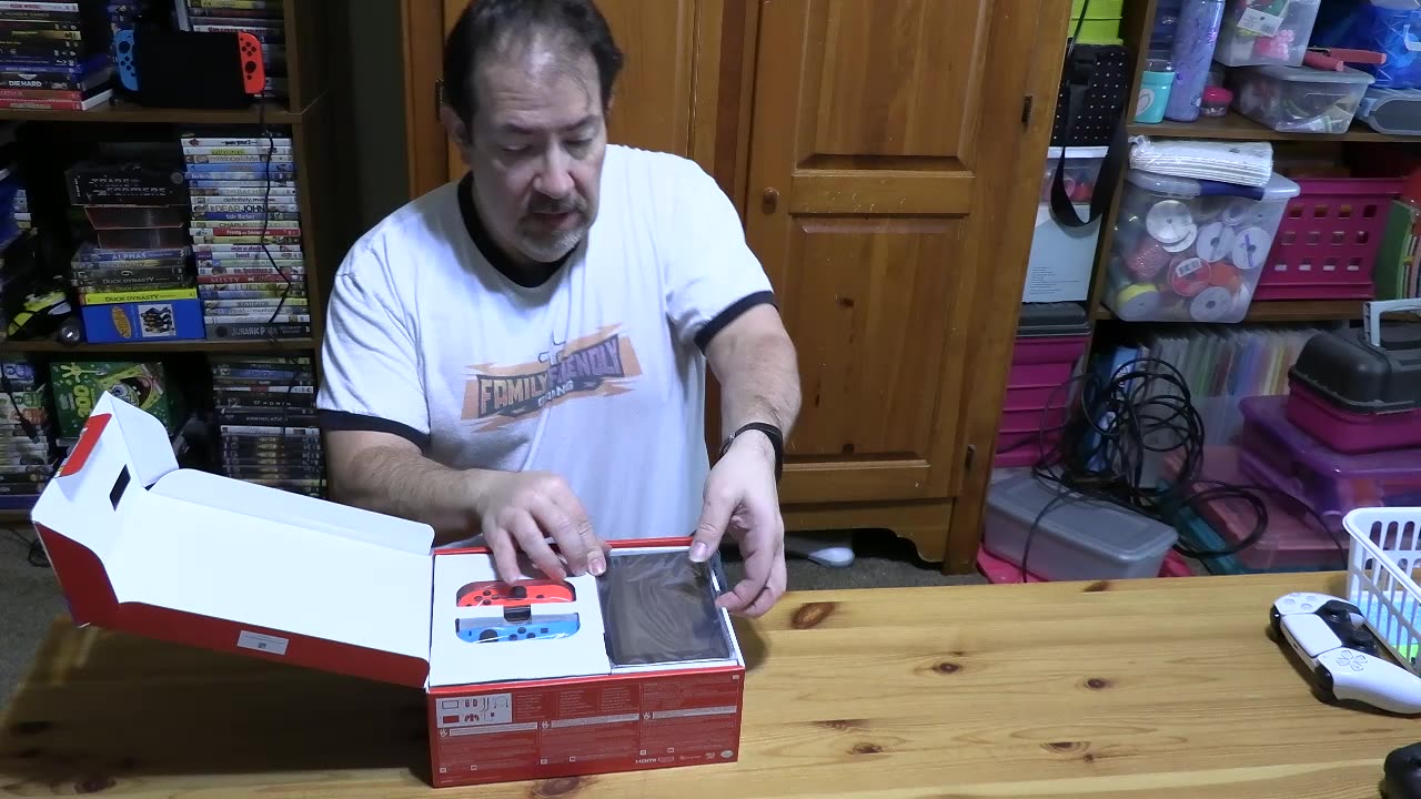 FFG Unboxing Nintendo Switch 2025