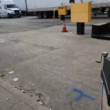 DONT EVEN THINK ABOUT IT #ourtruckinglife #truckdrivers #reallifetruckers #trucker #atruckerslife