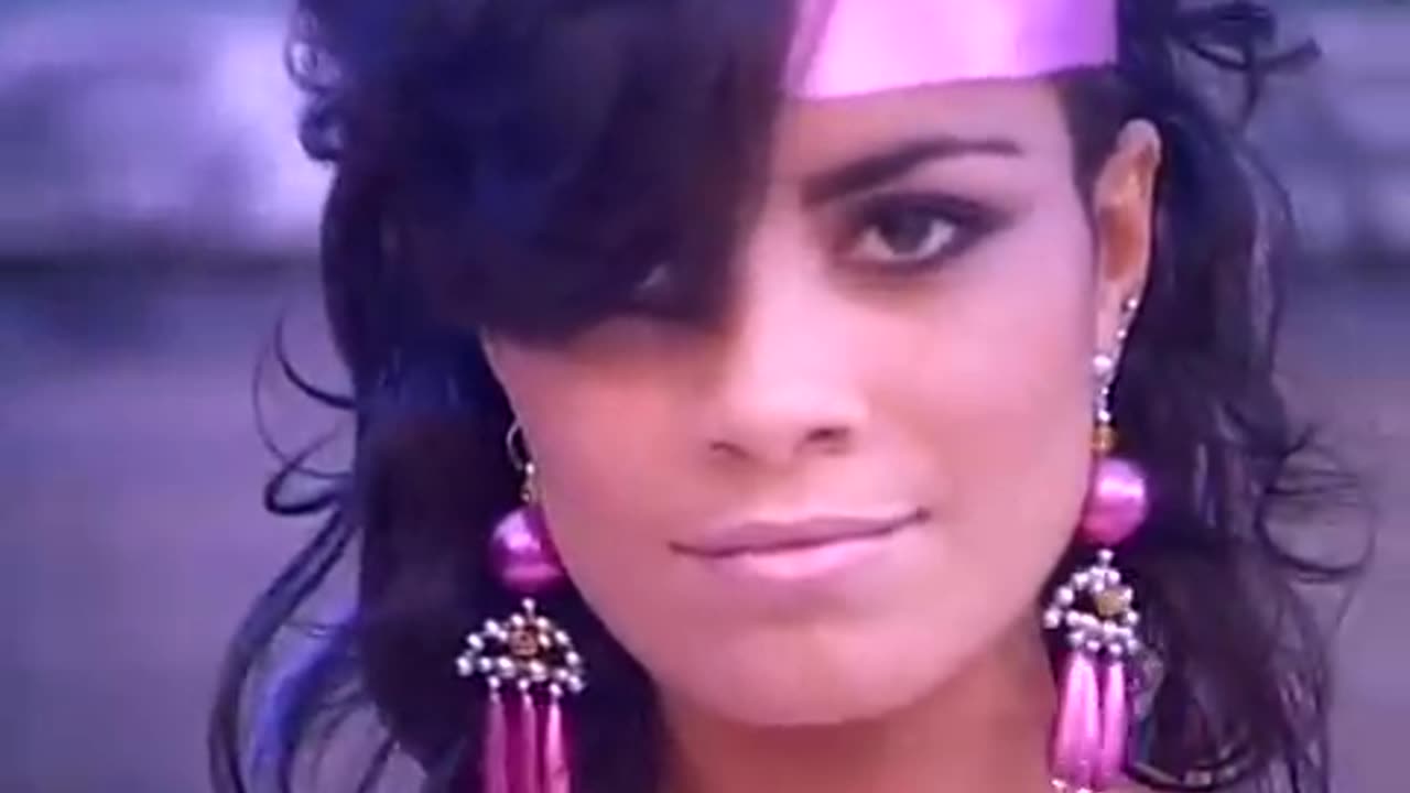 Lisa Lisa and Cult Jam - I Wonder If I Take You Home (Official Music Video)