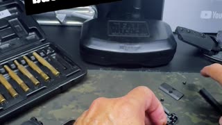 Switching to the Large Backstrap on the HK CC9