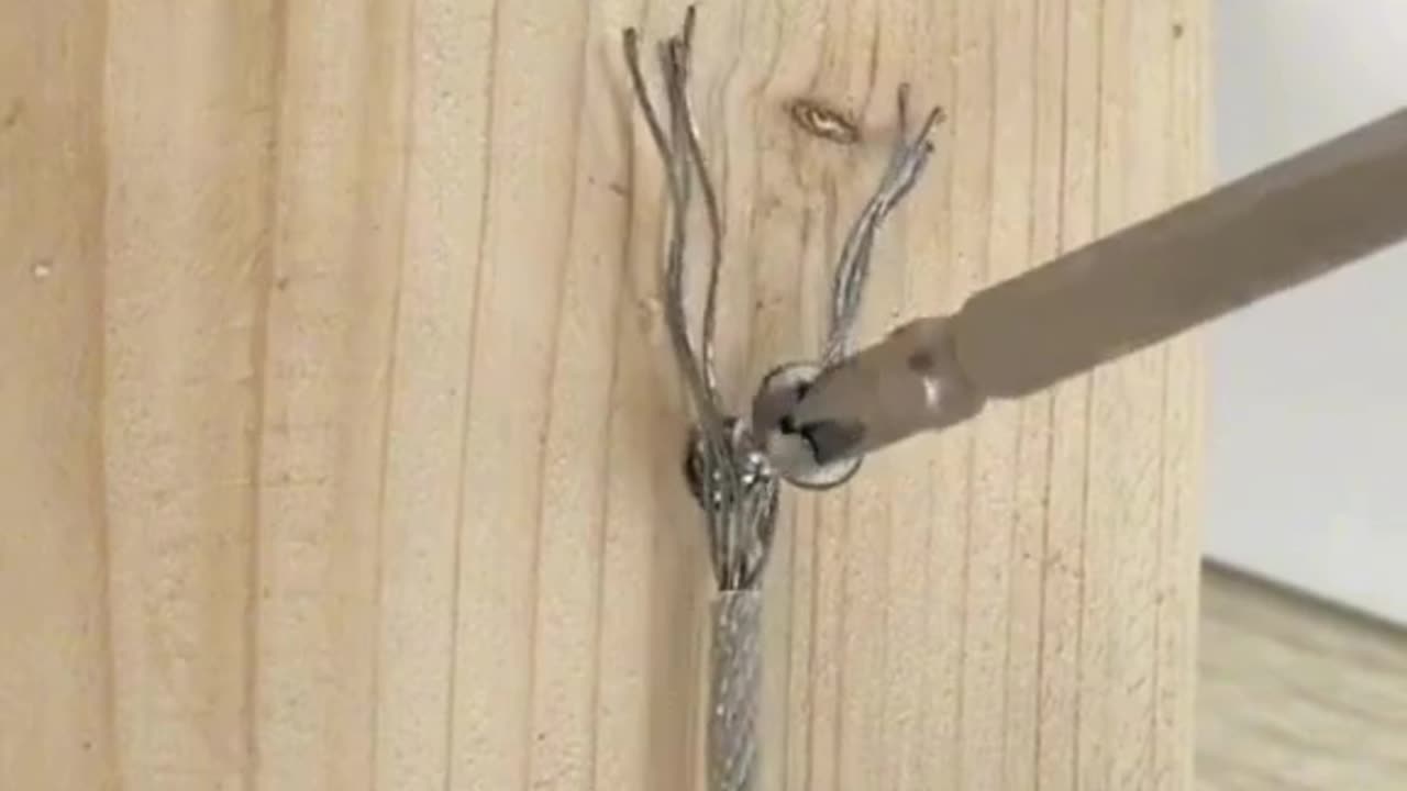 How to Secure a Wire Rope Loop with Clamps 🪛🔩 | Easy DIY Hack!