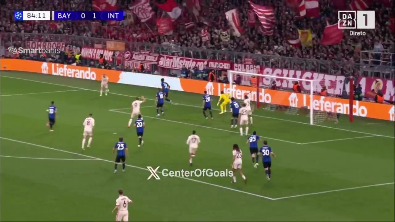MULLER LEVELS IT FOR BAYERN!
