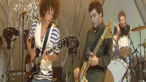 Wolfmother - Apple Tree = Live JTV 2005