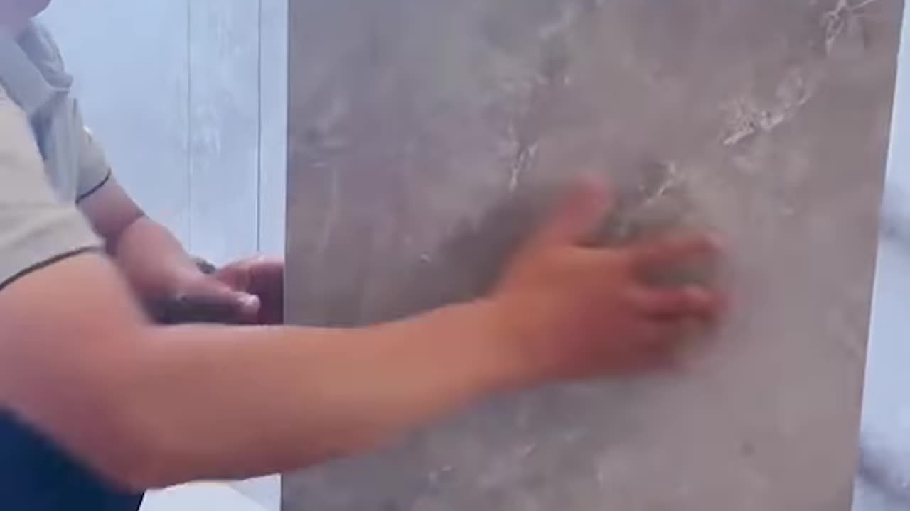 Keep your bathroom looking nice with ceramic tiles 👌