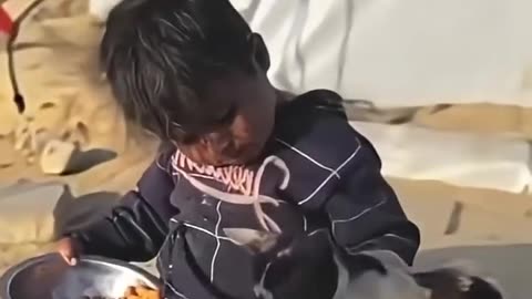 Hungry child in Gaza