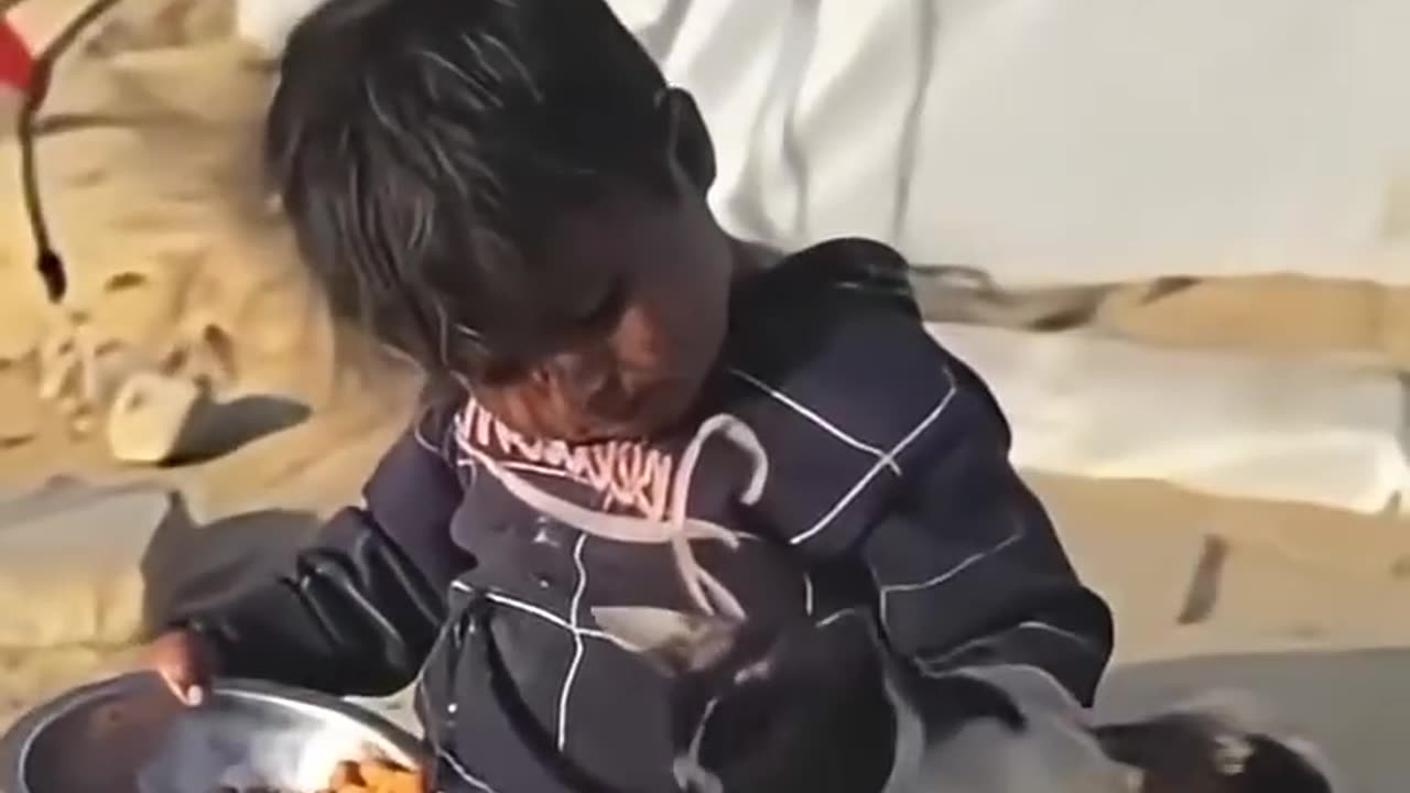 Hungry child in Gaza